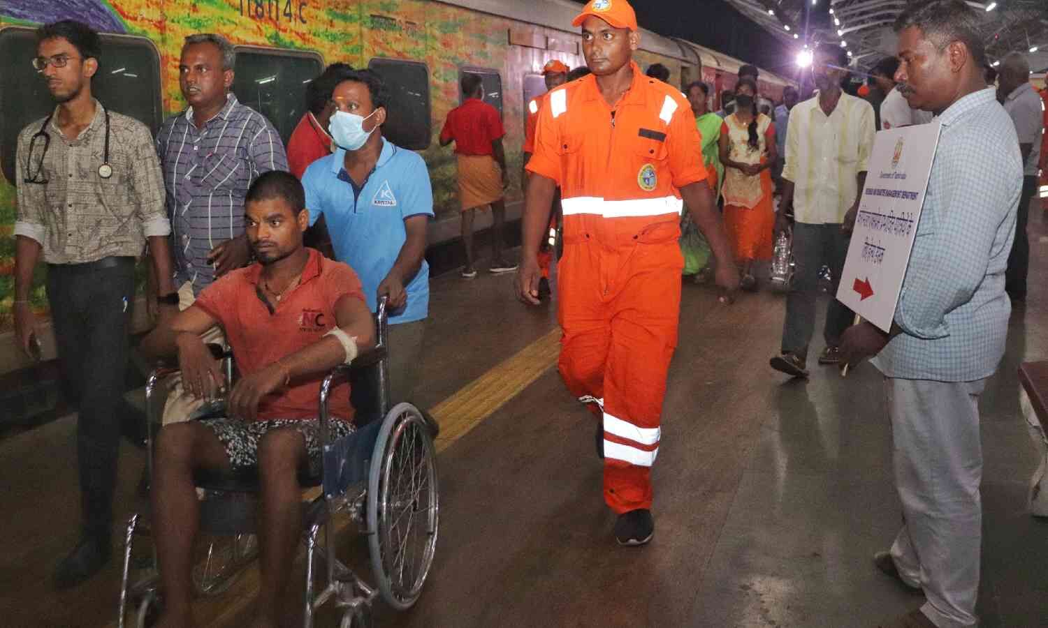 Spl Train Carrying Stranded Passengers Arrives At Chennai