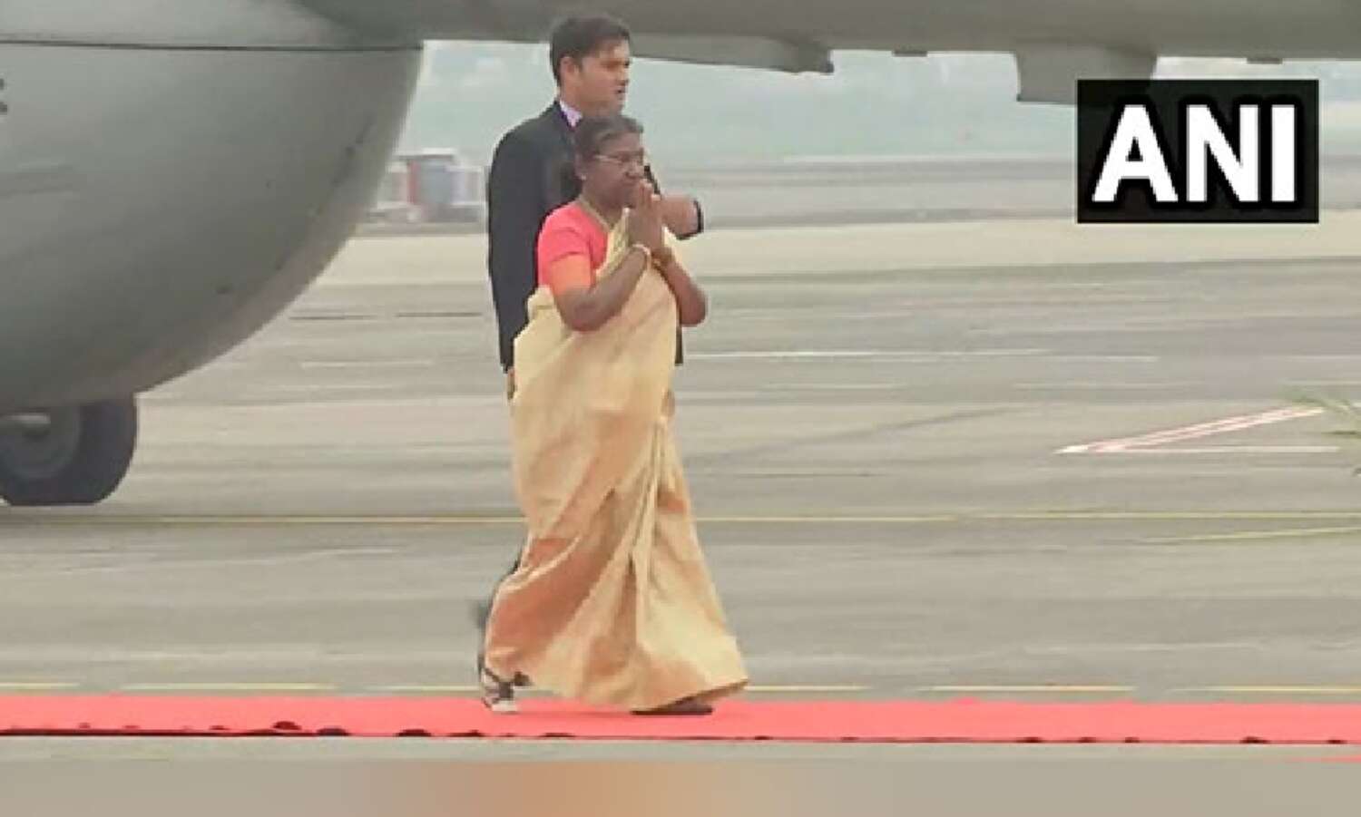 President Murmu arrives in Kolkata on two-day West Bengal visit